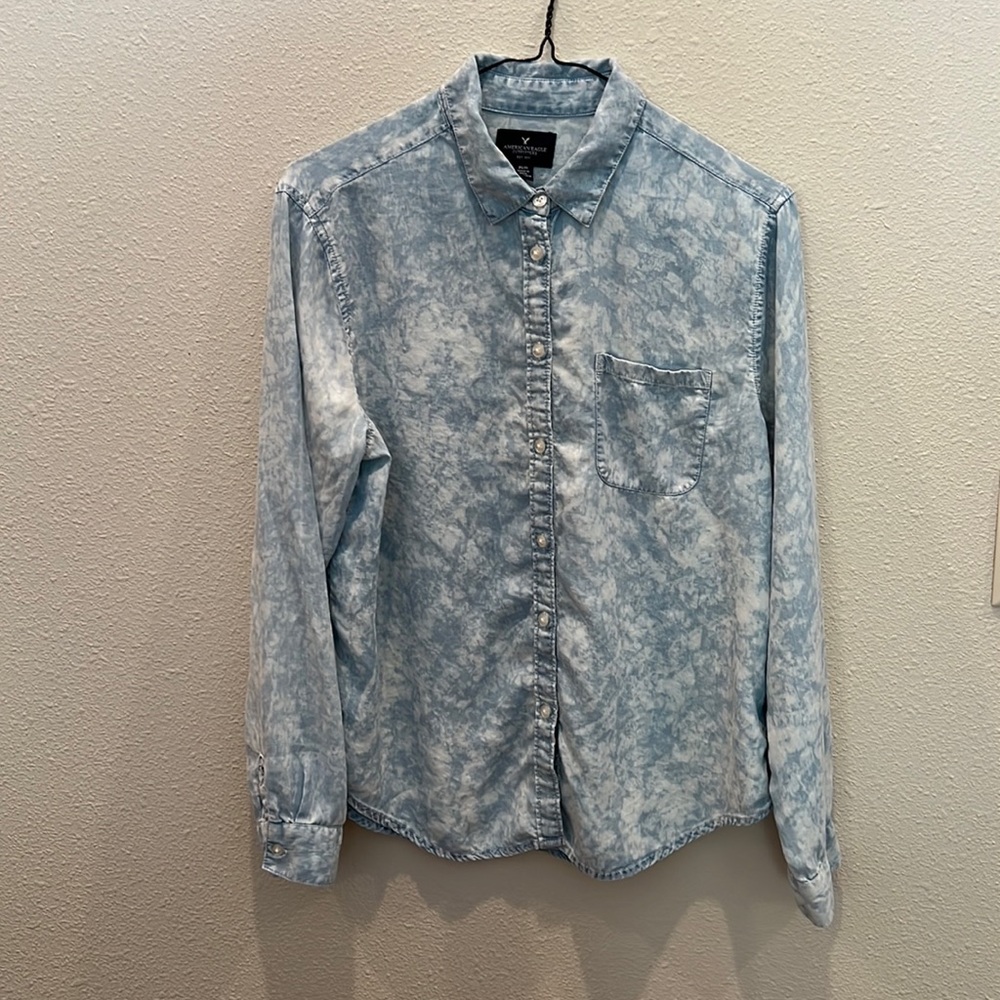 Blue/white button up women’s American Eagle top